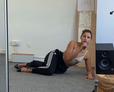 Naomi scott leaked private photo uncensored HD quality
