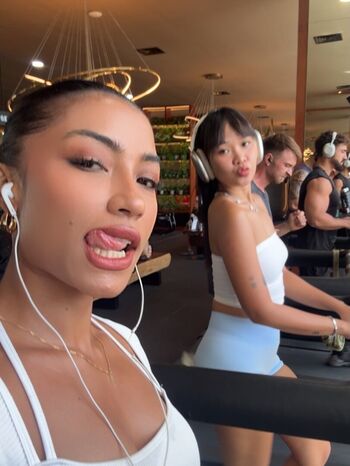 Okyyoliviaa leaked private photo uncensored HD quality