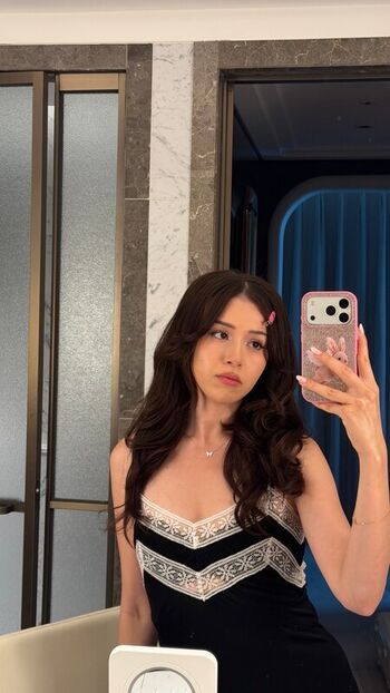 Pokimane  page leaked private photo uncensored HD quality