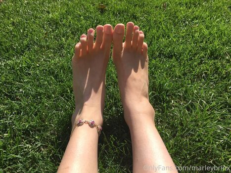 Prettiest feet leaked private photo uncensored HD quality