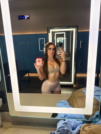 Prettyxzoey leaked private photo uncensored HD quality