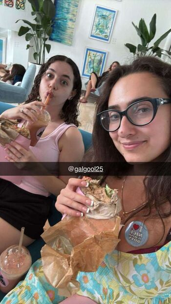 Qveenjulia  page leaked private photo uncensored HD quality