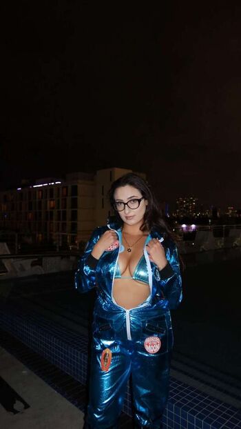 Qveenjulia leaked private photo uncensored HD quality