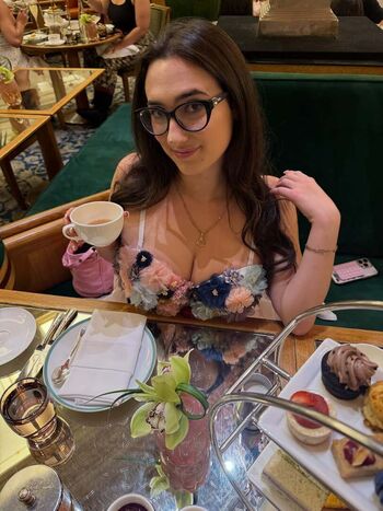 Qveenjulia leaked private photo uncensored HD quality