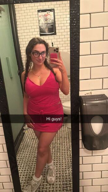 Qveenjulia leaked private photo uncensored HD quality