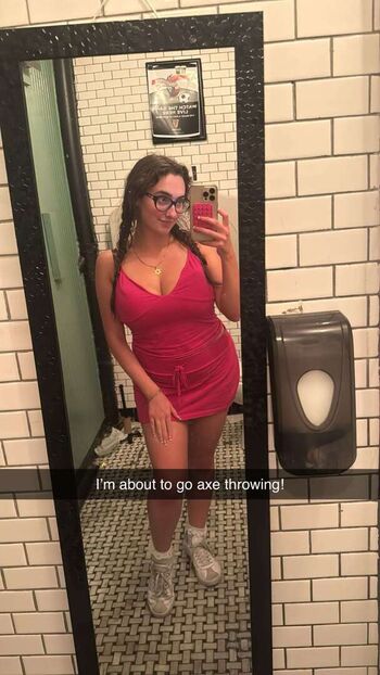 Qveenjulia leaked private photo uncensored HD quality