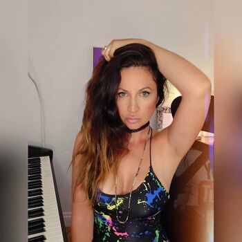 Rebecca vocal athlete  page leaked private photo uncensored HD quality