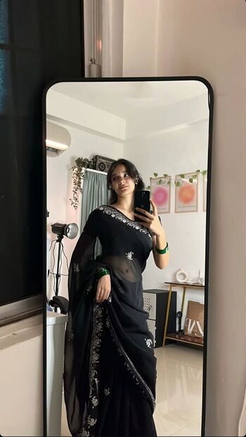 Sakshi pandey page leaked private photo uncensored HD quality