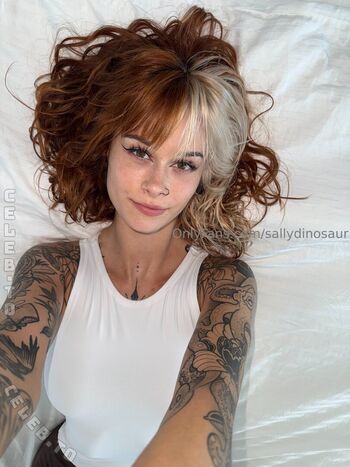 Sallydinosaur leaked private photo uncensored HD quality