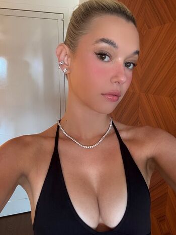 Sarahfuckingsnyder leaked private photo uncensored HD quality