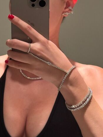 Sarahfuckingsnyder leaked private photo uncensored HD quality