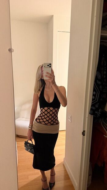 Sarahfuckingsnyder leaked private photo uncensored HD quality