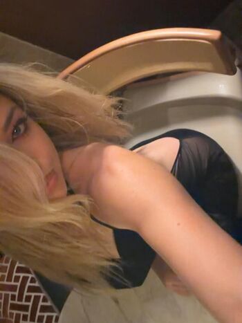Scarlet aviram page leaked private photo uncensored HD quality