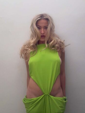 Scarlet aviram leaked private photo uncensored HD quality