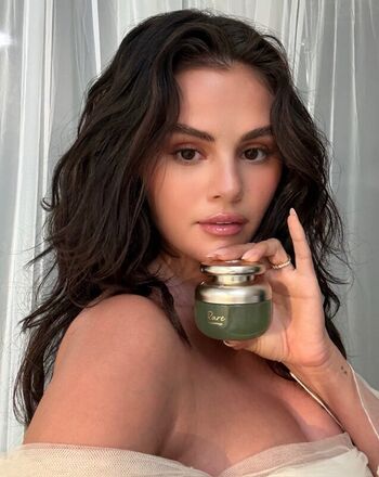 Selena gomez leaked private photo uncensored HD quality