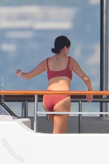Selena gomez leaked private photo uncensored HD quality