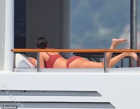 Selena gomez leaked private photo uncensored HD quality