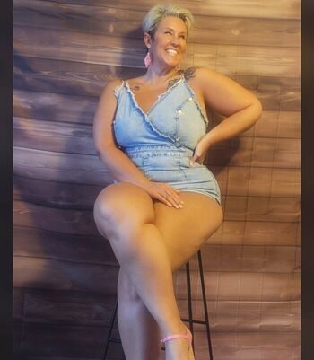 Shellybelly leaked private photo uncensored HD quality
