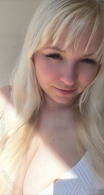 Tina typicaltinaa leaked private photo uncensored HD quality