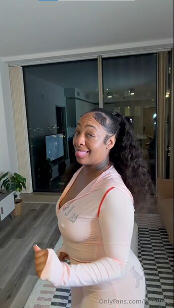 Touchmoney v page leaked private photo uncensored HD quality