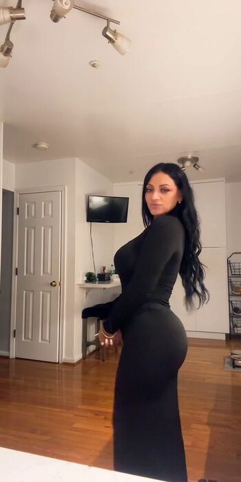 Vanessalucia leaked private photo uncensored HD quality