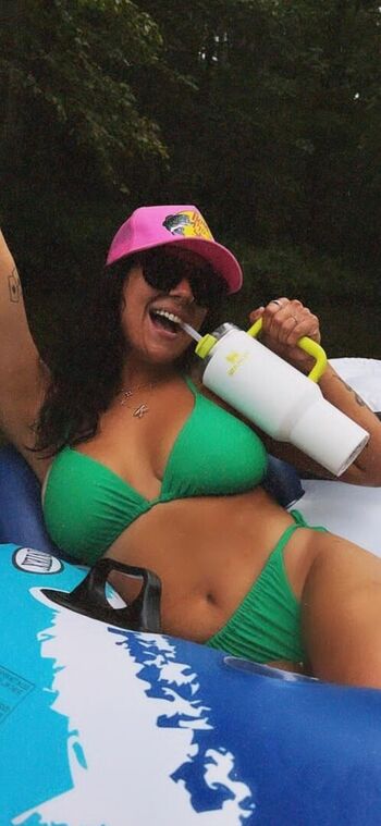 Women motorsports page leaked private photo uncensored HD quality