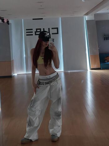 Full leaked Raesuki/ private onlyfans photo